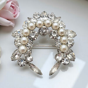 Vintage Designer Silver Tone White Pearl Rhinestone Horseshoe Wreath Brooch.